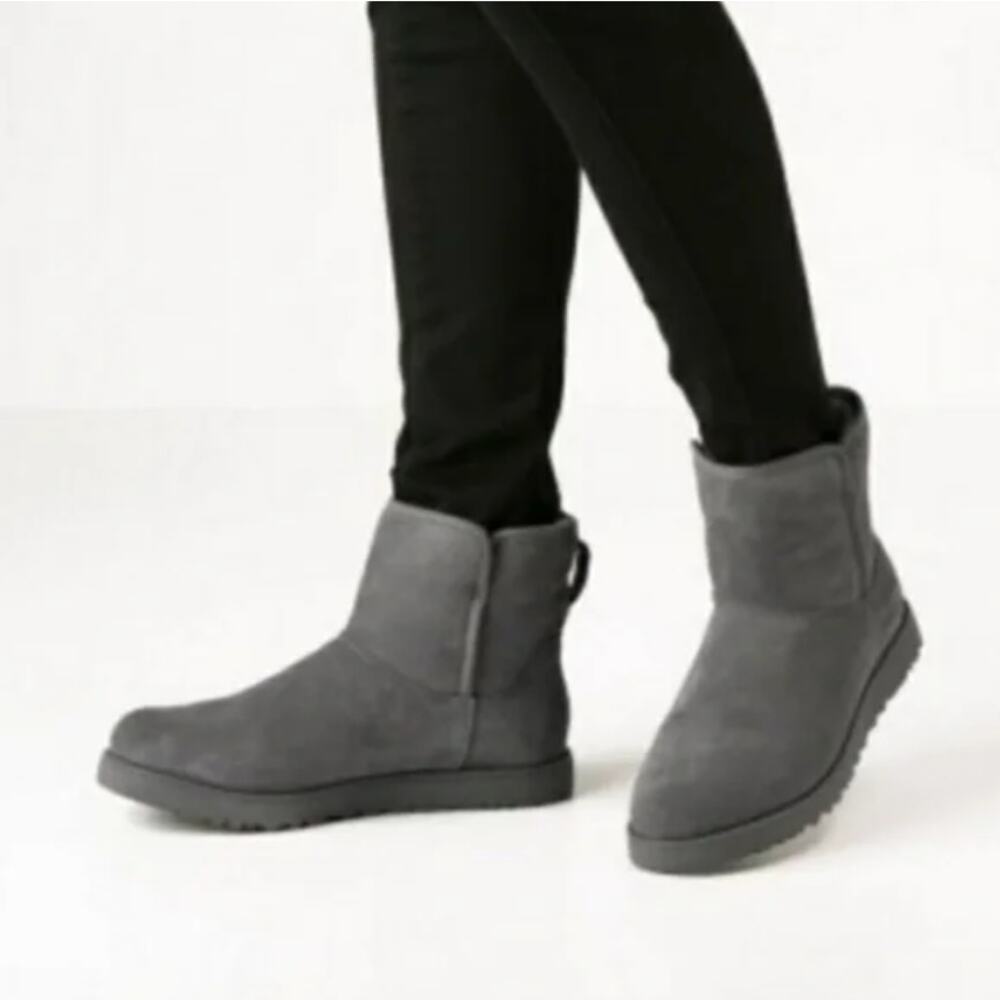 UGG Cory II Genuine Shearling Lined Boot Suede Leather Pull On Winter Gray 6.5